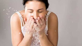 What’s Better For Your Skin: Cold or Hot Water?